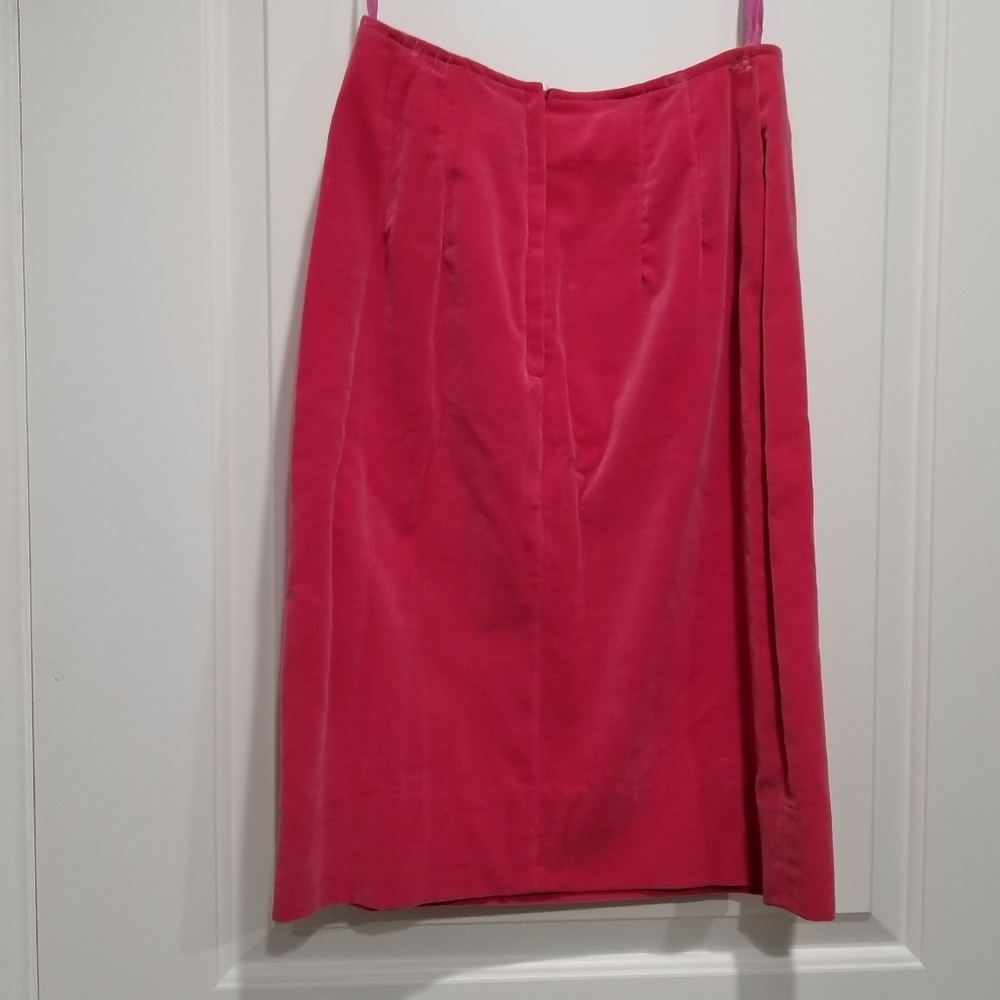 Vintage 1960's Hot Pink Velvet skirt & jacket set - Picture 5 of 8